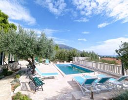 Vacation House Villa Ratac ****