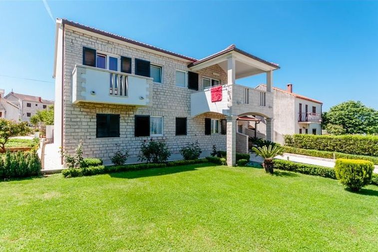 Supetar | Apartments Lucija | Private accommmodation